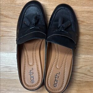New Earth Black Leather Slip-Ons